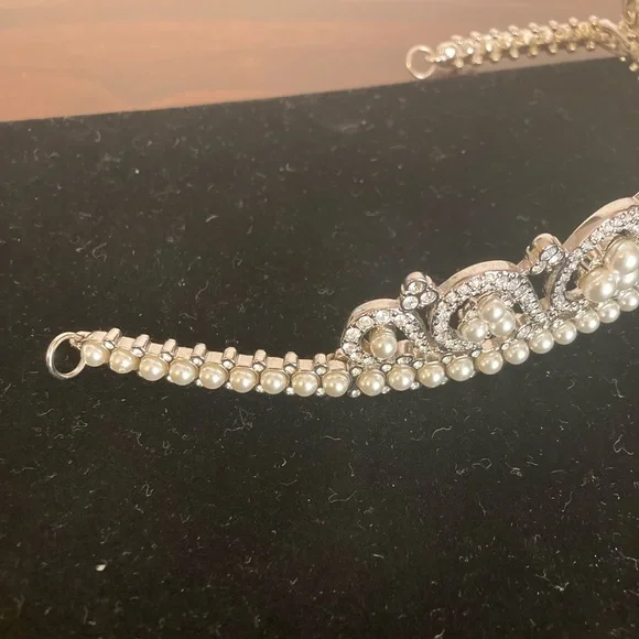 SWAROVSKI Swan pearl tiara - Picture 5 of 9